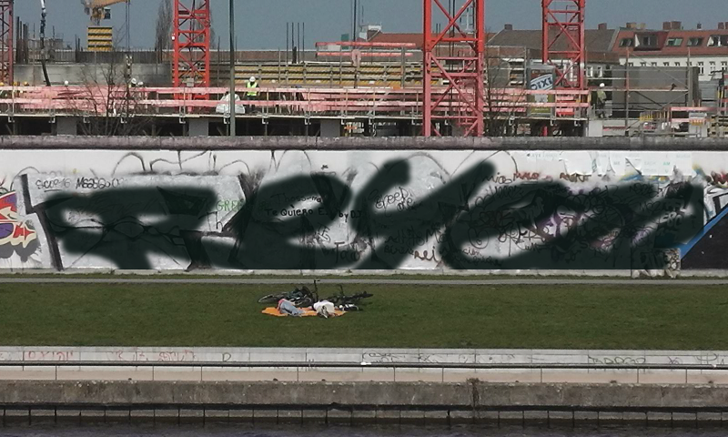 Bombing 1480586324151