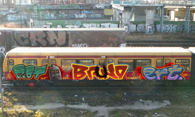 Bombing 1515360486344