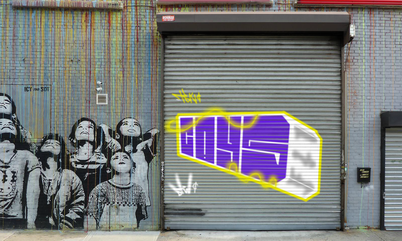 Bombing 1524352320000