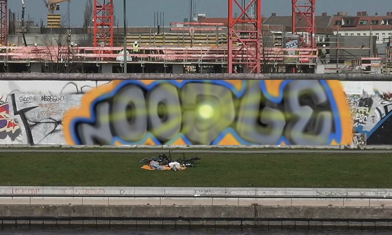 Bombing 1702101788580