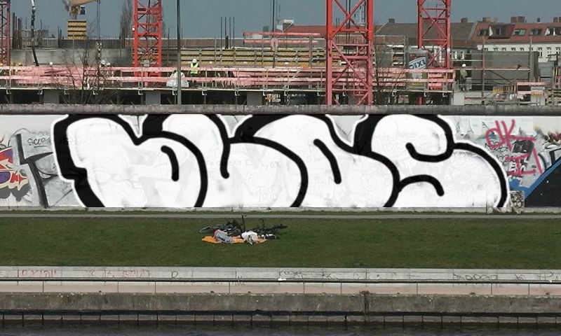 Bombing 1425562928723