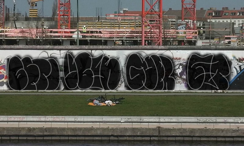 Bombing 1428096095545