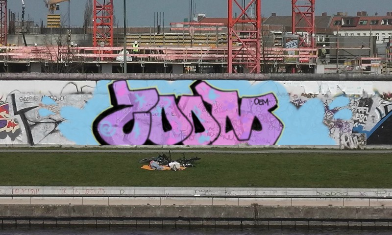 Bombing 1459481581124