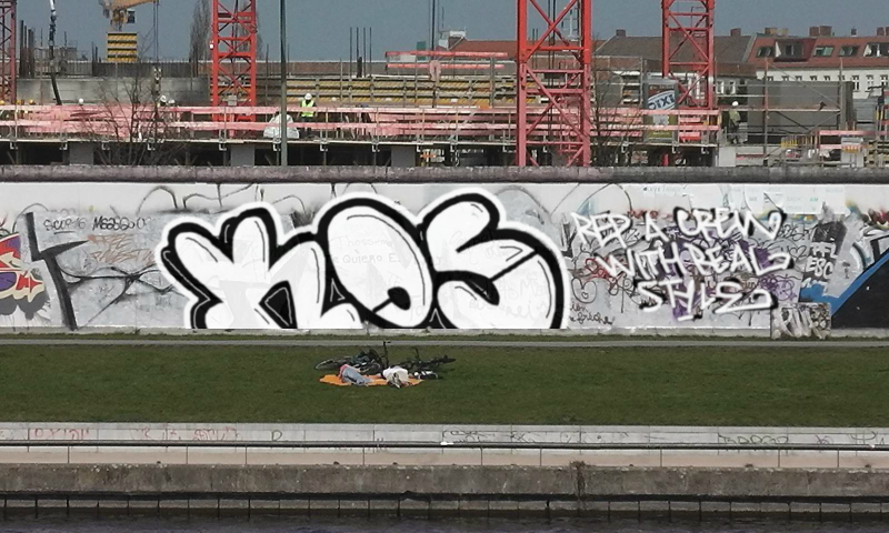 Bombing 1459375916304