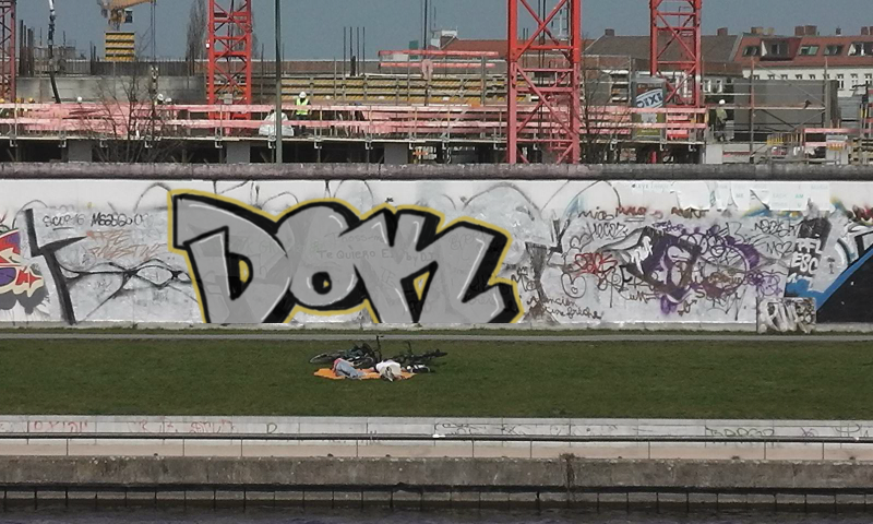 Bombing 1459439414158